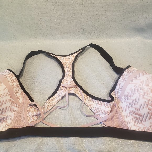 Pack of 2 Victoria's secret sports bras 32DDD. - Picture 4 of 10